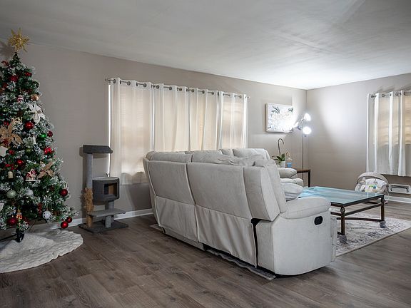 5th image of 2550 26th St