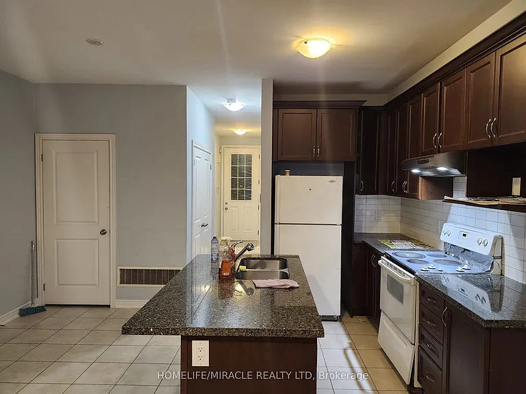 12 Pearman Cres — Photo 4
