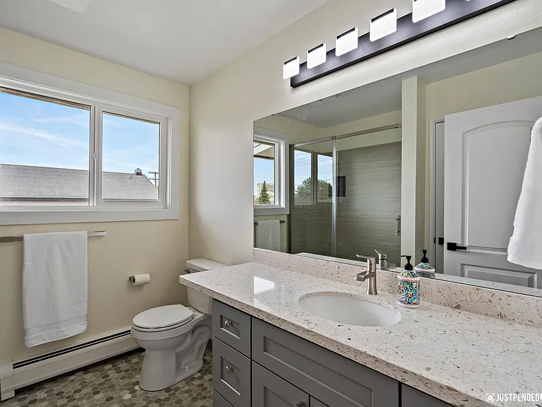 230 W 10th Ave — Photo 14