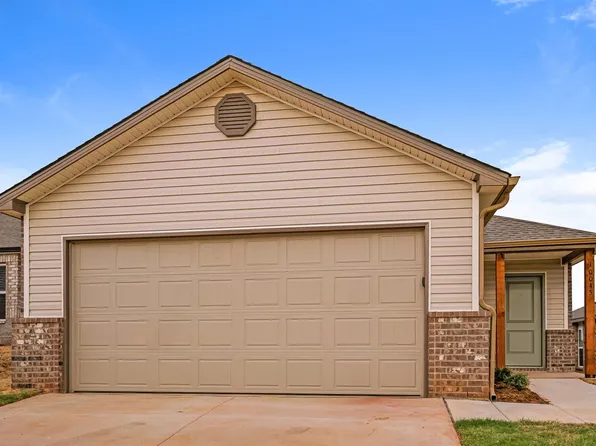 10045 Blackjack Rd, Yukon, OK 73099