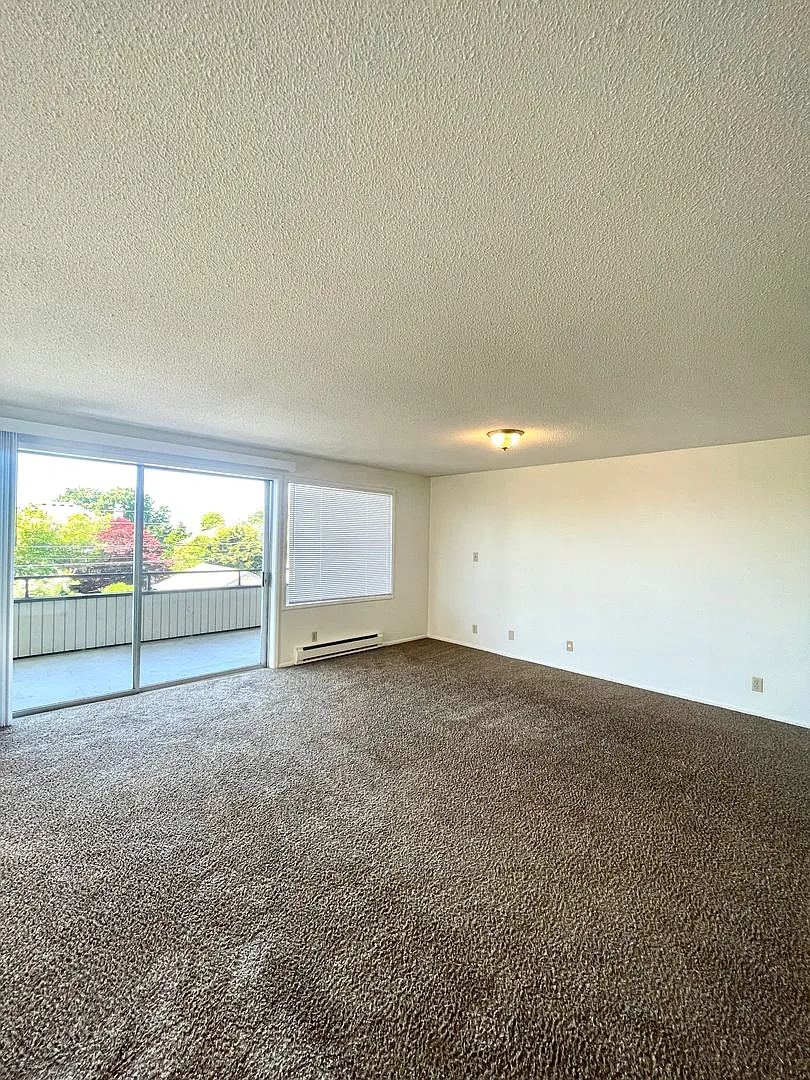 625 N Garden Street — Photo 1