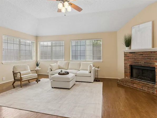 2104 Gent Dr, Plano, TX 75025
