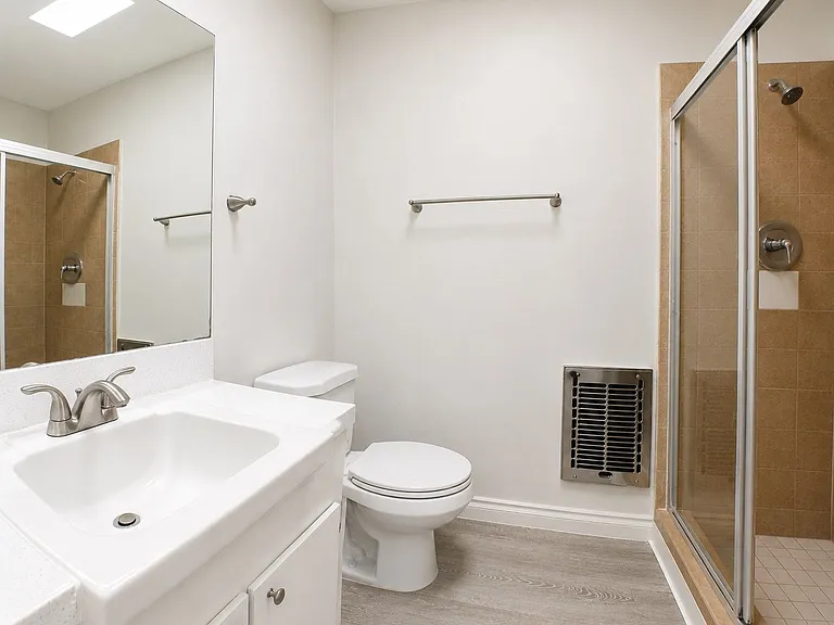 18100 Roscoe Blvd Northridge, CA 91325 — Photo 30