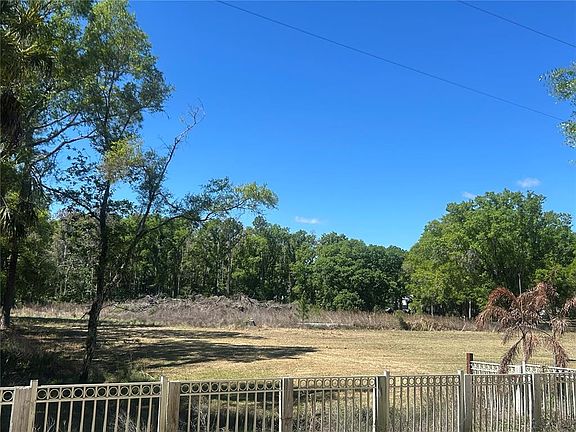 2nd image of 1565 Creek Rd