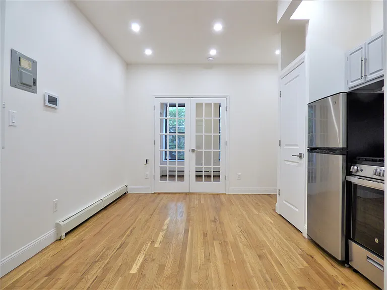 304 E 91st St #2B — Photo 8