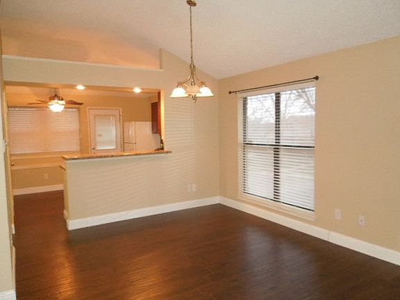 4th image of 1100 Bellmont Ct