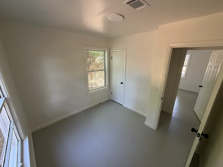 10 Ruberia Ave — Photo 8