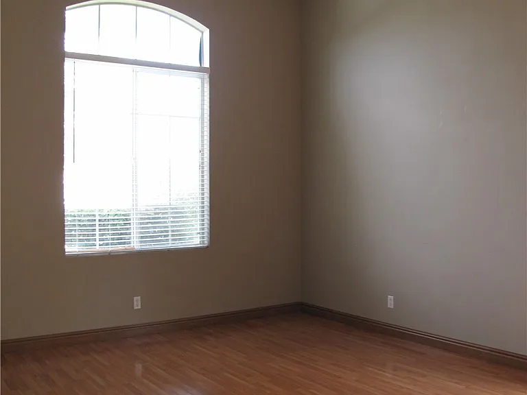 5661 Knollside Way — Photo 2