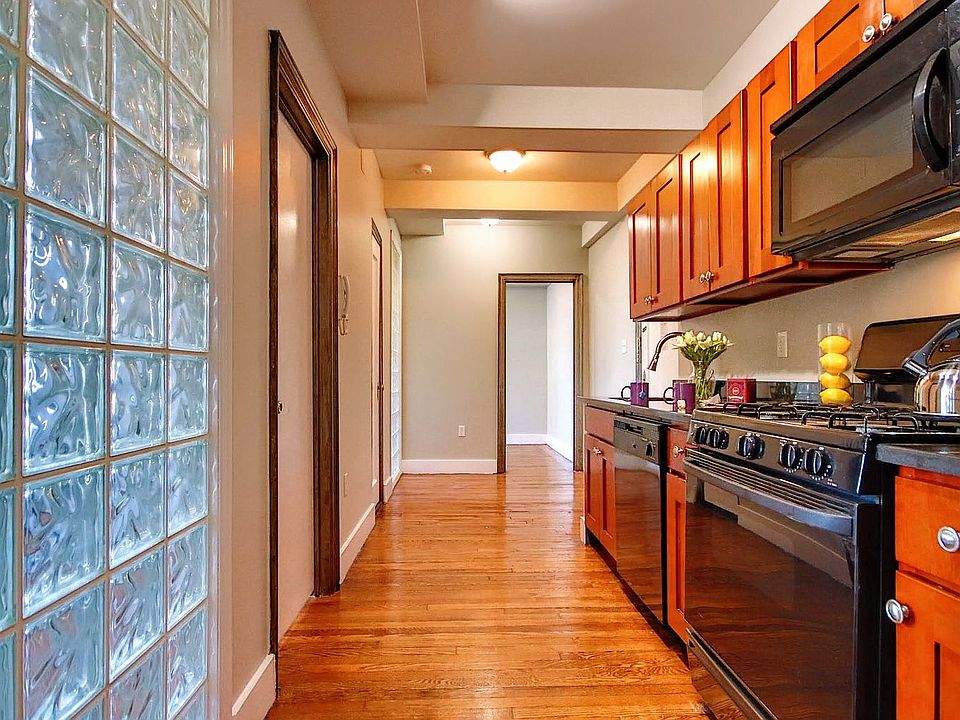 1st image of 11 Waverly Pl APT 10K