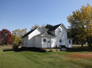 921 S Woodland Ave, Riceville, IA 50466