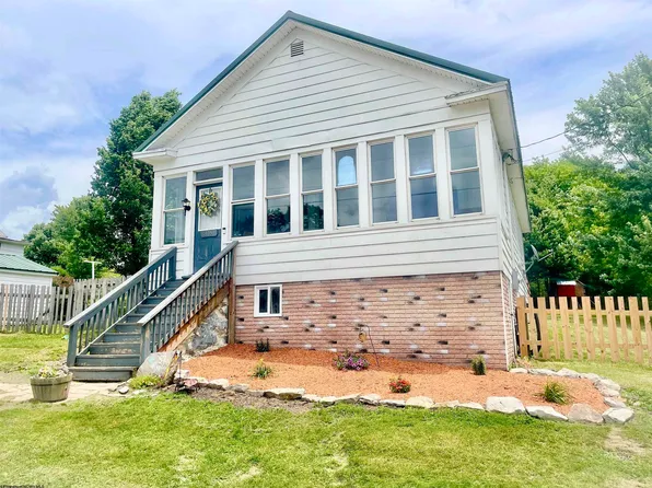 305 2nd St, Terra Alta, WV 26764