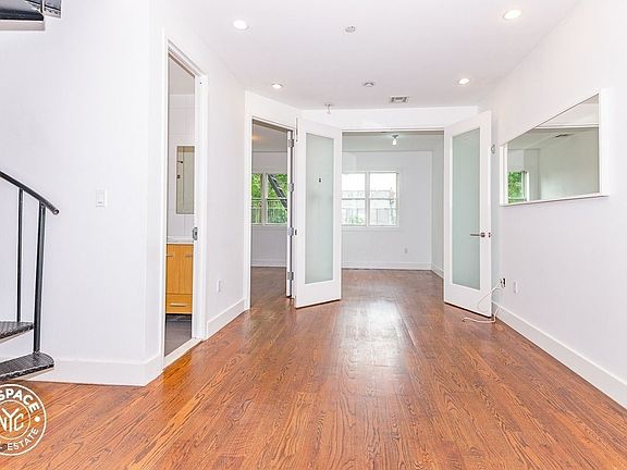 4th image of 1072 Bergen St #5C