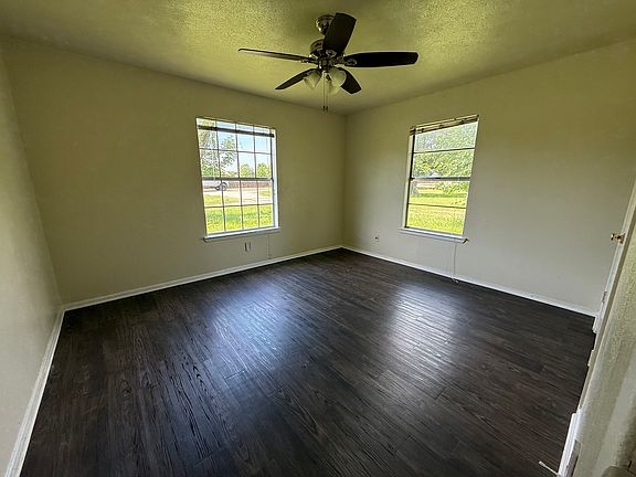 5th image of 3525 Country Club Rd