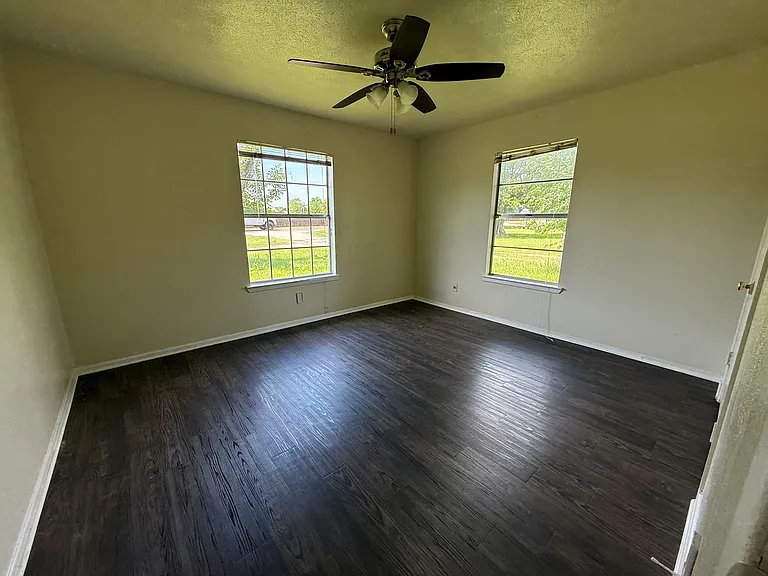 3525 Country Club Rd — Photo 5