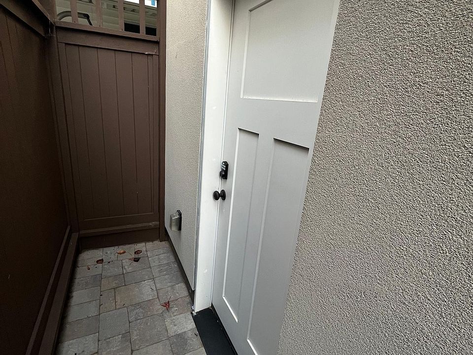1st image of 500 Clark Dr