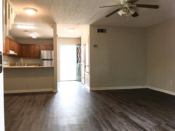 5th image of 664A Elvis Presley Dr