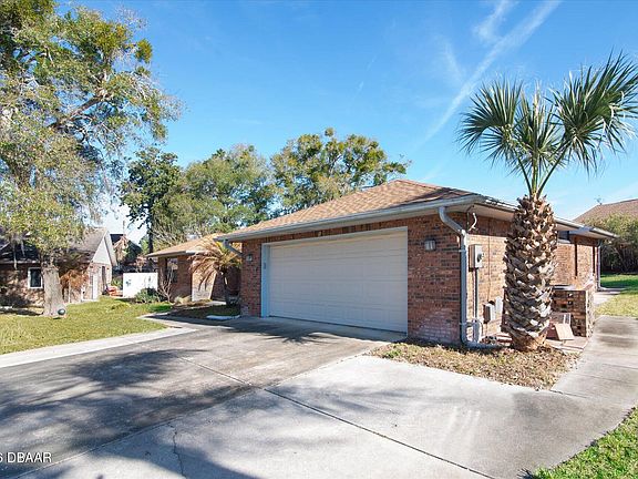 2nd image of 5 Ironwood Ct