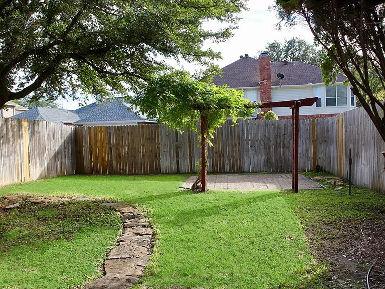 5832 Mossbrook Trl — Photo 4