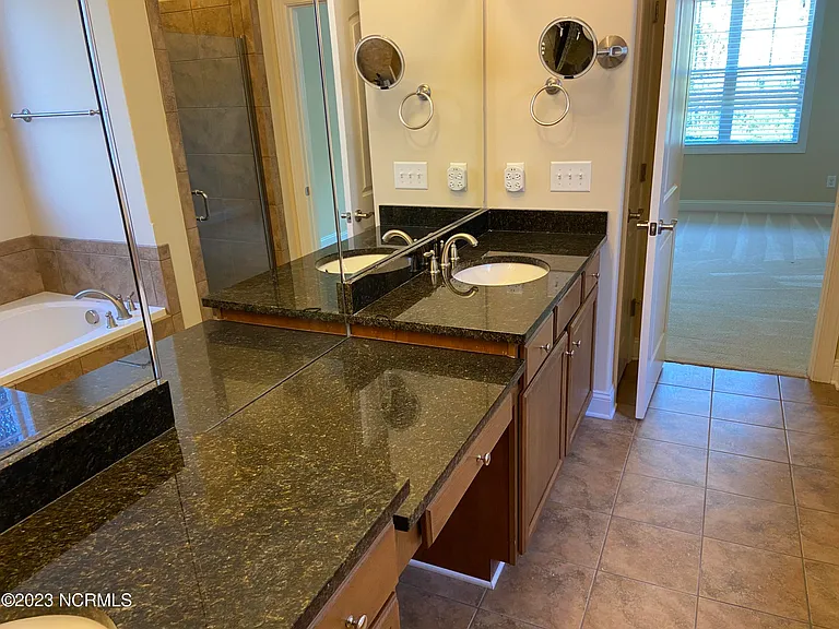 1113 Evangeline Dr — Photo 12