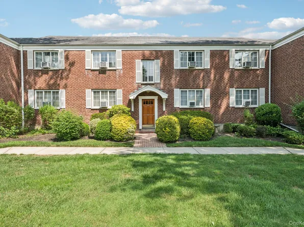 24 Nathan Hale Drive #77B, Huntington, NY 11743