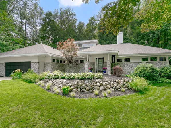7645 Richland Woods Ct, Richland, MI 49083