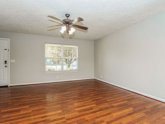 5th image of 2930 Weybridge Dr