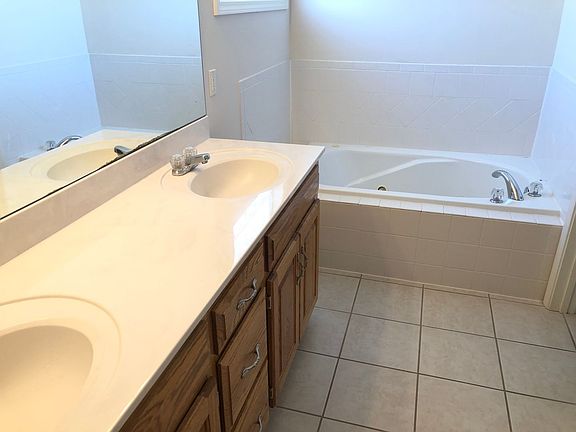 5th image of 2306 Shenandoah Dr