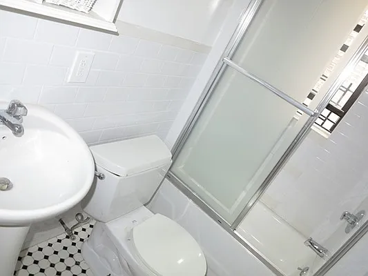 Rented by Target Realty Group | media 9