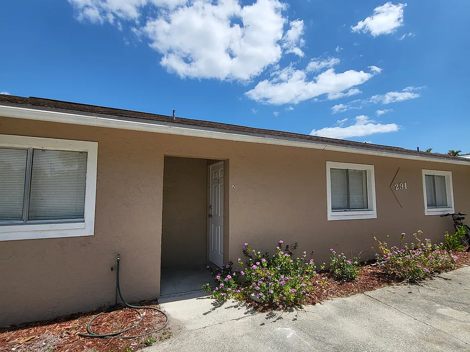 291 Lowell Ave #2