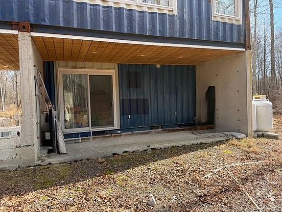 5th image of 40 Pioneer Road