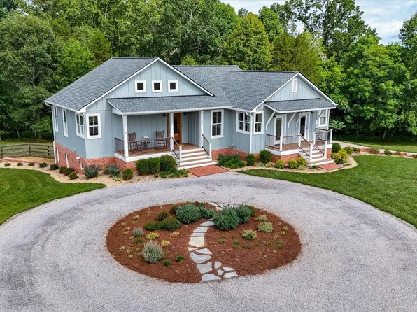 607 Camellia Pl, Moneta, VA 24121