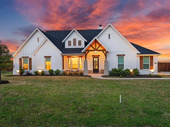 240 Fair Meadows Dr, Waxahachie, TX 75165