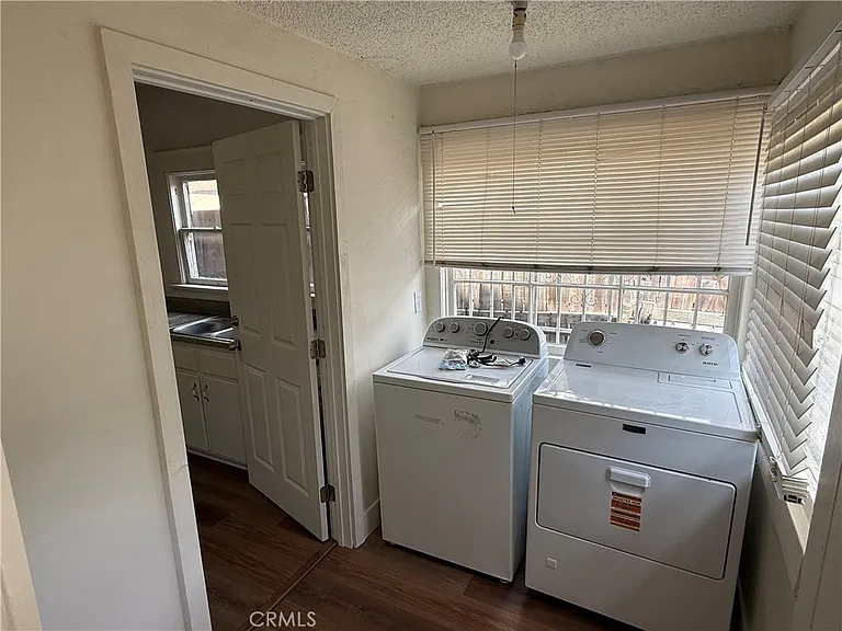860 W 56th St — Photo 17