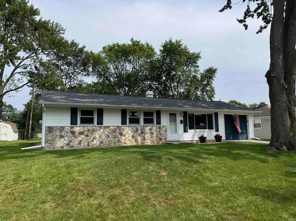 221 Tanglewood Dr, New Haven, IN 46774