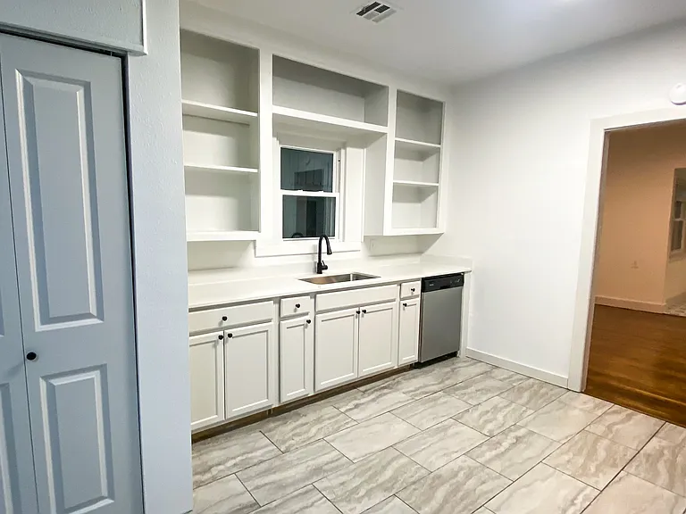 44 S Florence Ave — Photo 10