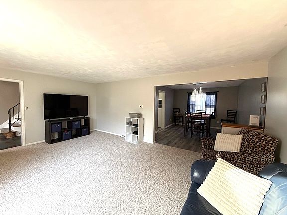 5th image of 4440 Holiday Dr