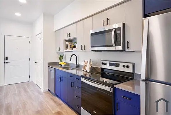 208 SE 148th Ave — Photo 9