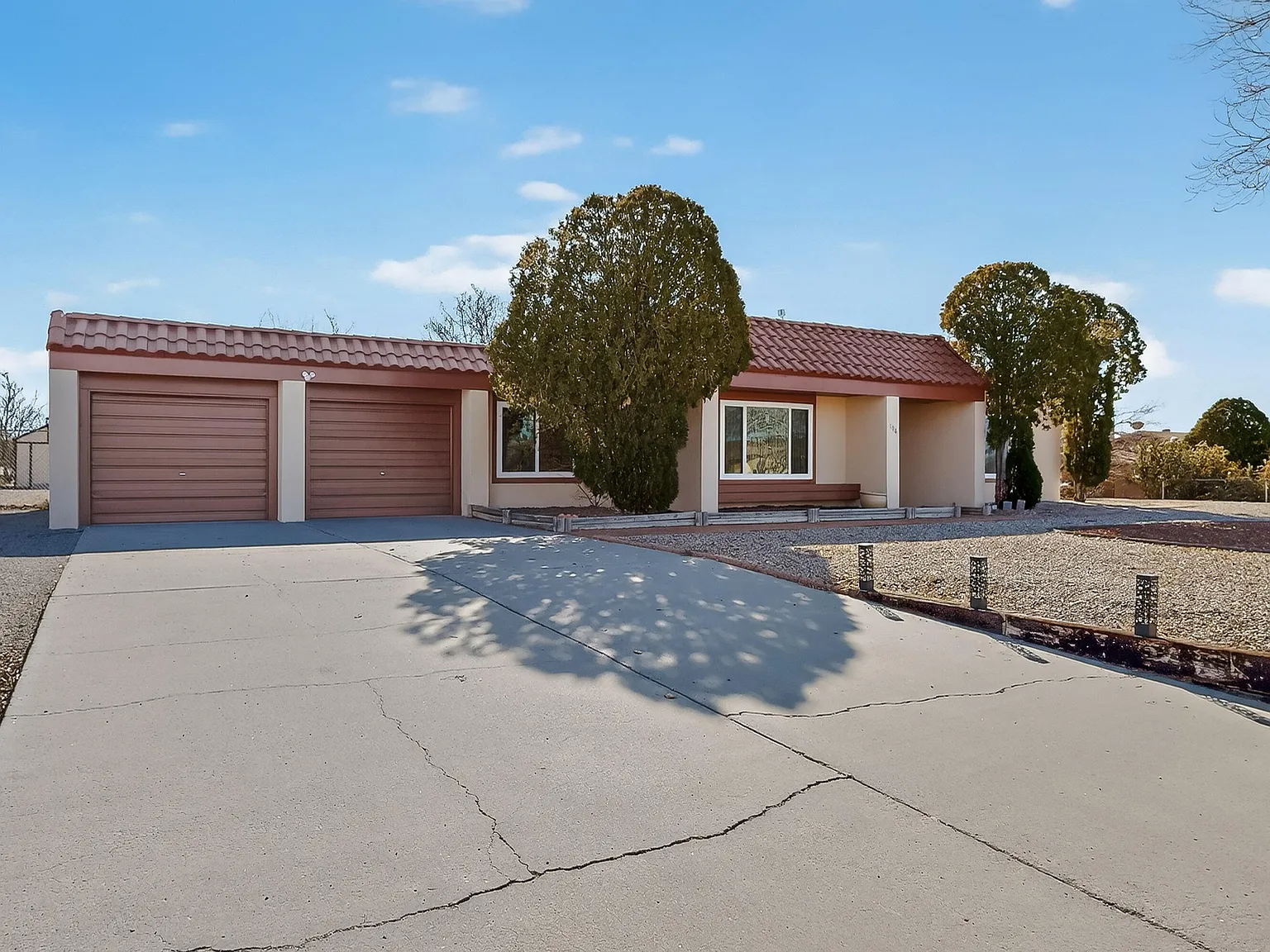 3 bed, 3.0 bath, 2767 sqft, $1,800 — Photo 3