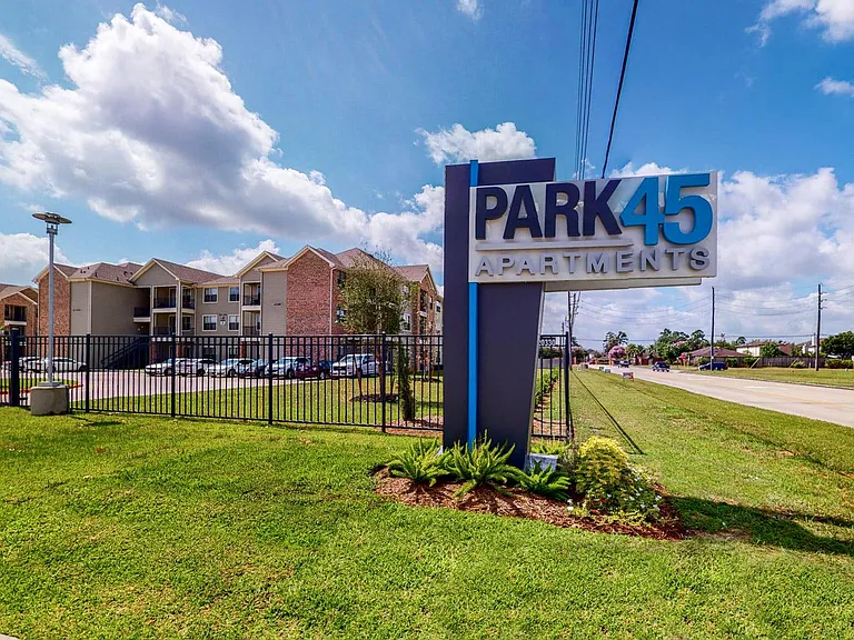 Park45 — Photo 23