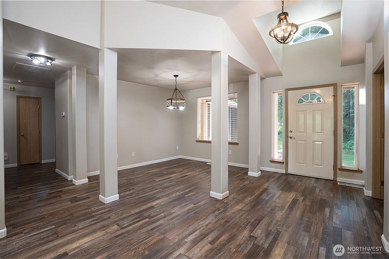4th image of 33110 27th Avenue E