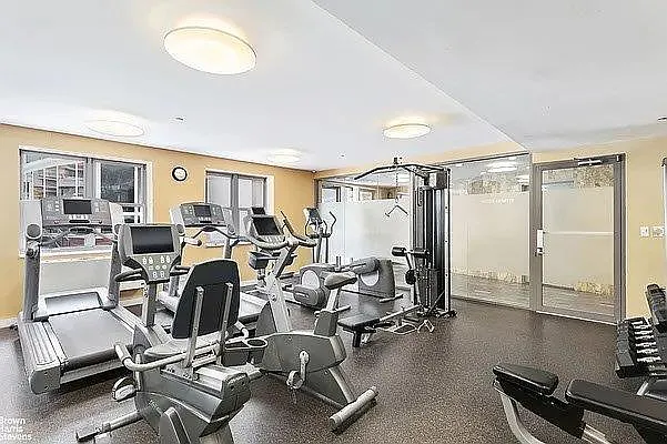 Building Photo - 516 W 47th St #S1D