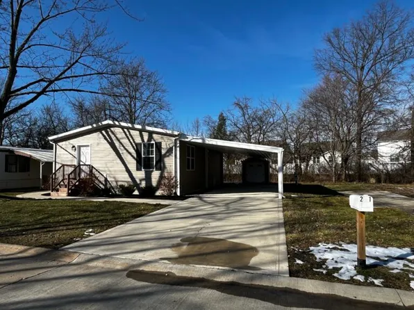 21 Parade St #Pas21, Olmsted Falls, OH 44138