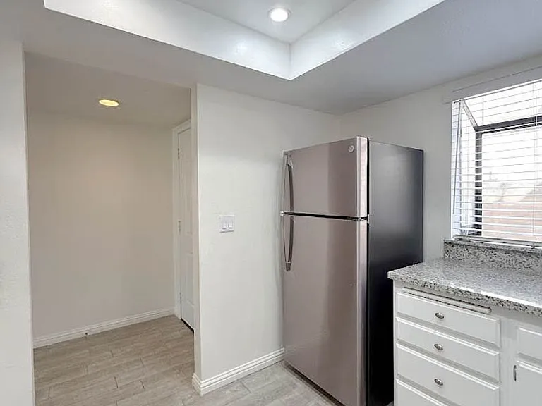 14500 Las Palmas Dr #32 — Photo 4