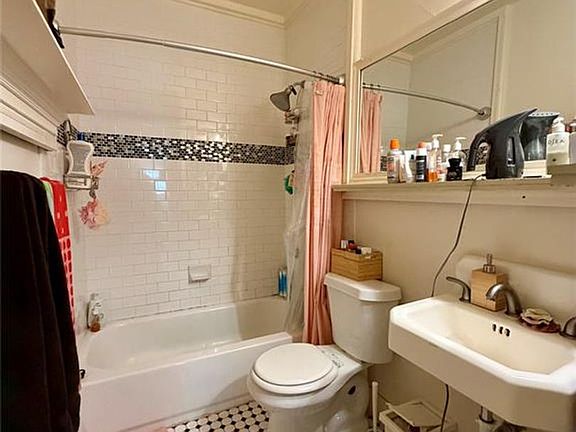4th image of 2718 E 22nd St