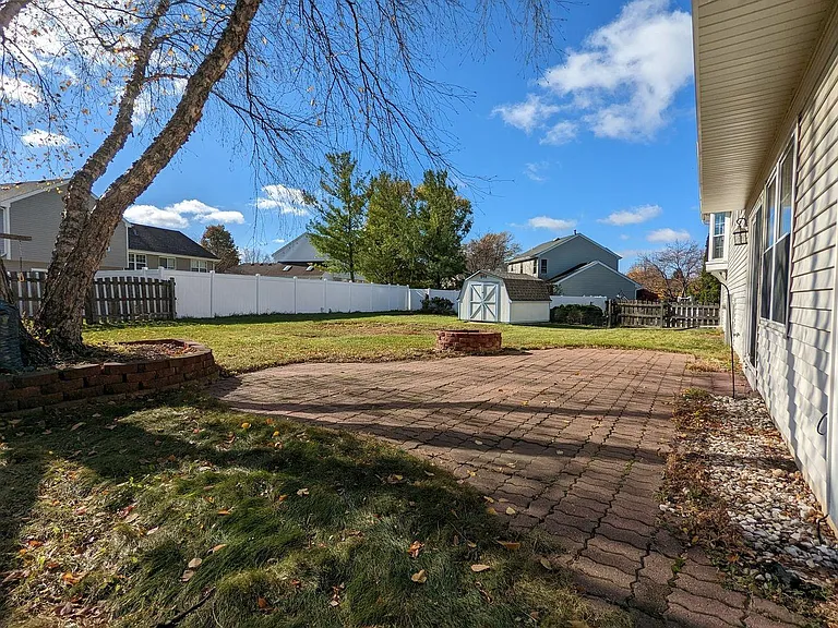545 Monarch Dr — Photo 17