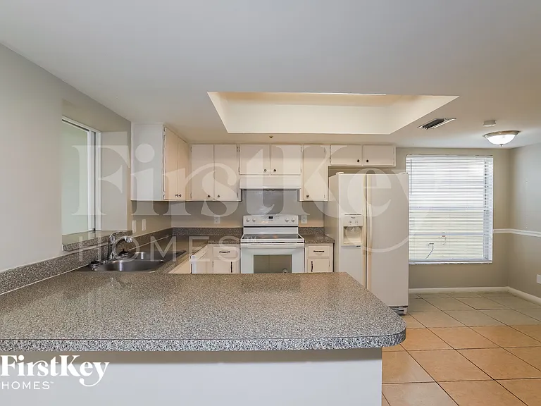 9728 Fox Hollow Rd — Photo 7
