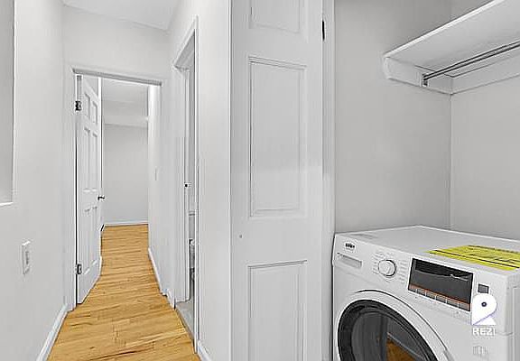 5th image of 324 W 49th St APT 1RW