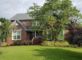 7132 Shefford Ln, Old Brownsboro Place, KY 40242