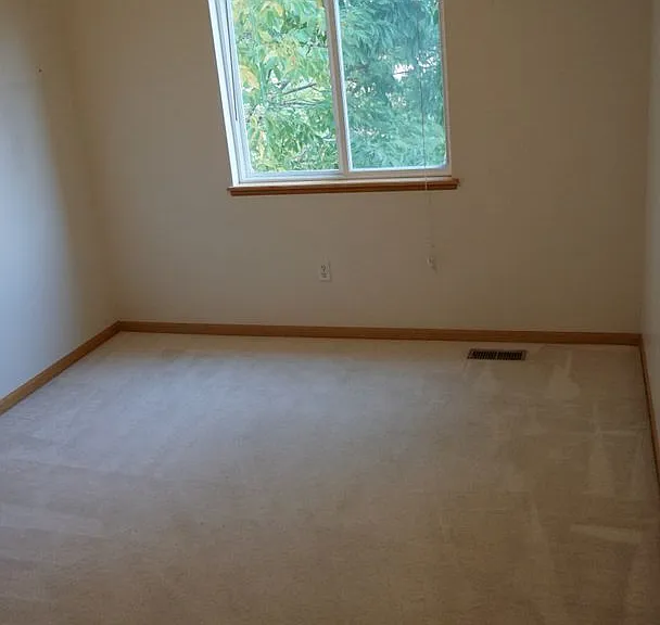 324 Saturn Dr — Photo 11