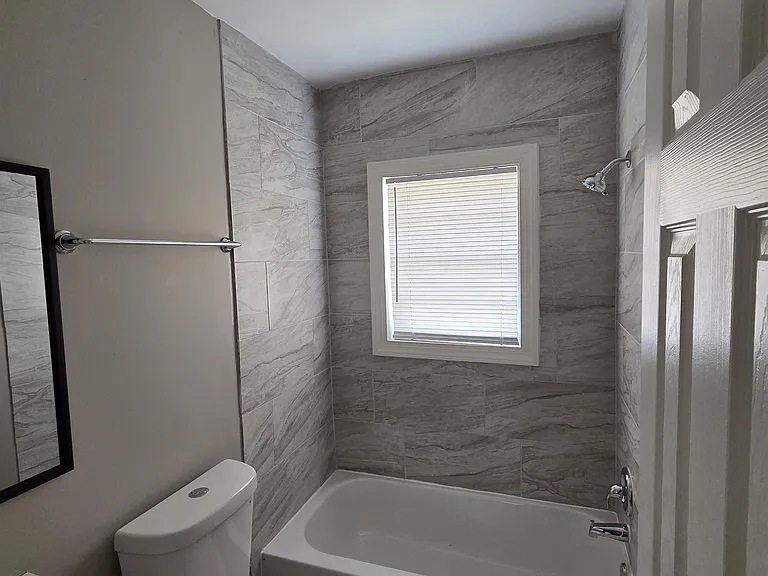 1558 Tayner St — Photo 7
